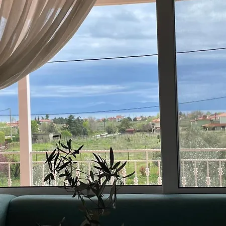 Seaside House Вилла Kariani