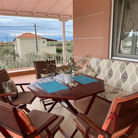 Seaside House Kariani